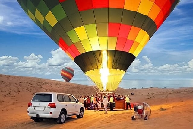 premium-hot-air-balloon-breakfast-camel-ride-quad-bike-more_1
